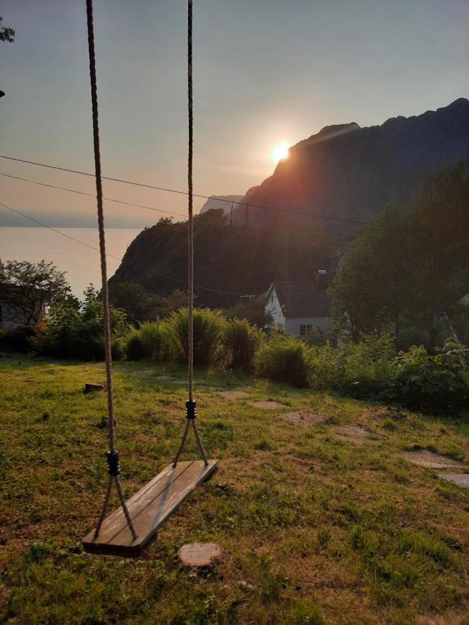 Jossingfjord Bed & Breakfast ซงดาล ภายนอก รูปภาพ
